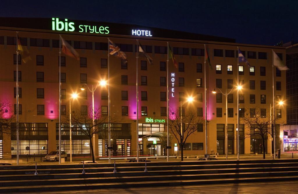 Ibis Styles Evry Courcouronnes Hotel And Events Екстериор снимка
