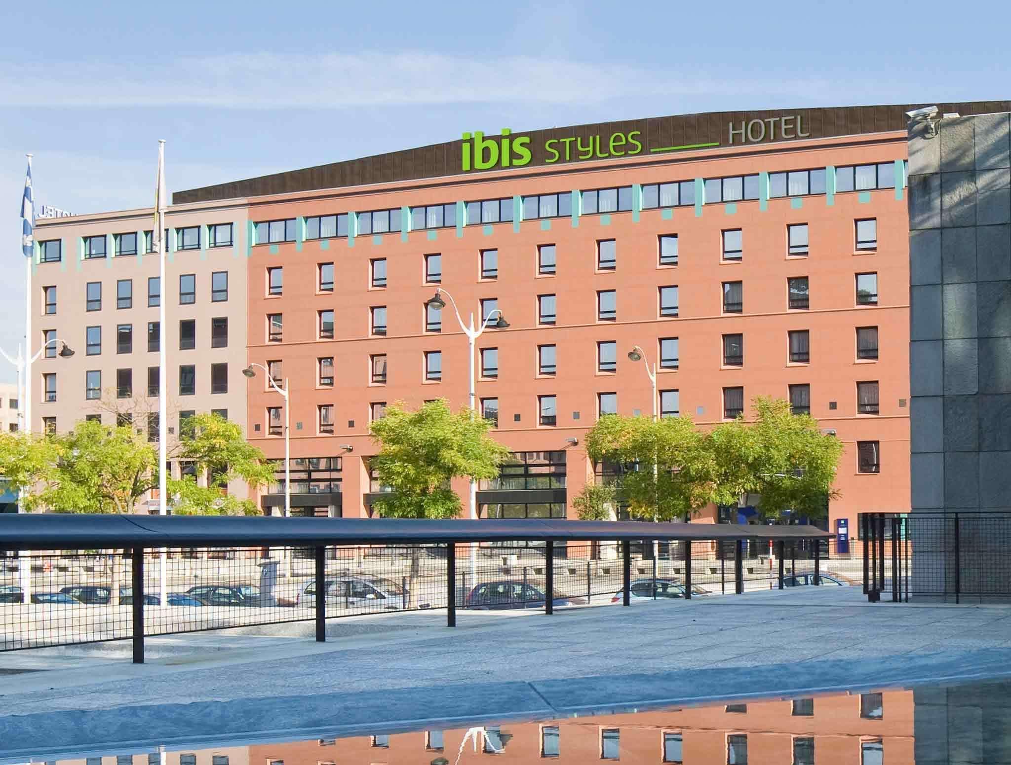 Ibis Styles Evry Courcouronnes Hotel And Events Екстериор снимка