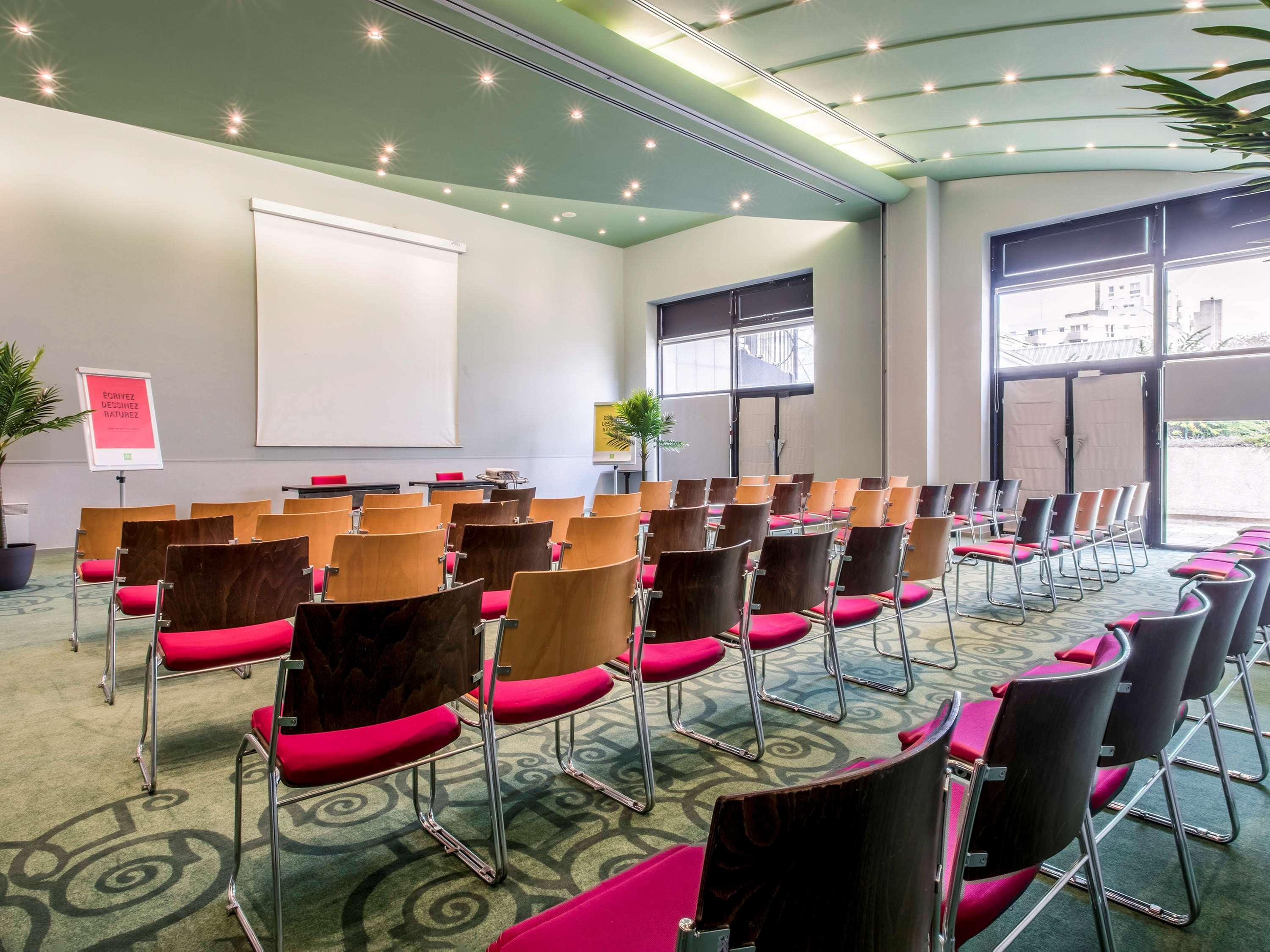 Ibis Styles Evry Courcouronnes Hotel And Events Екстериор снимка
