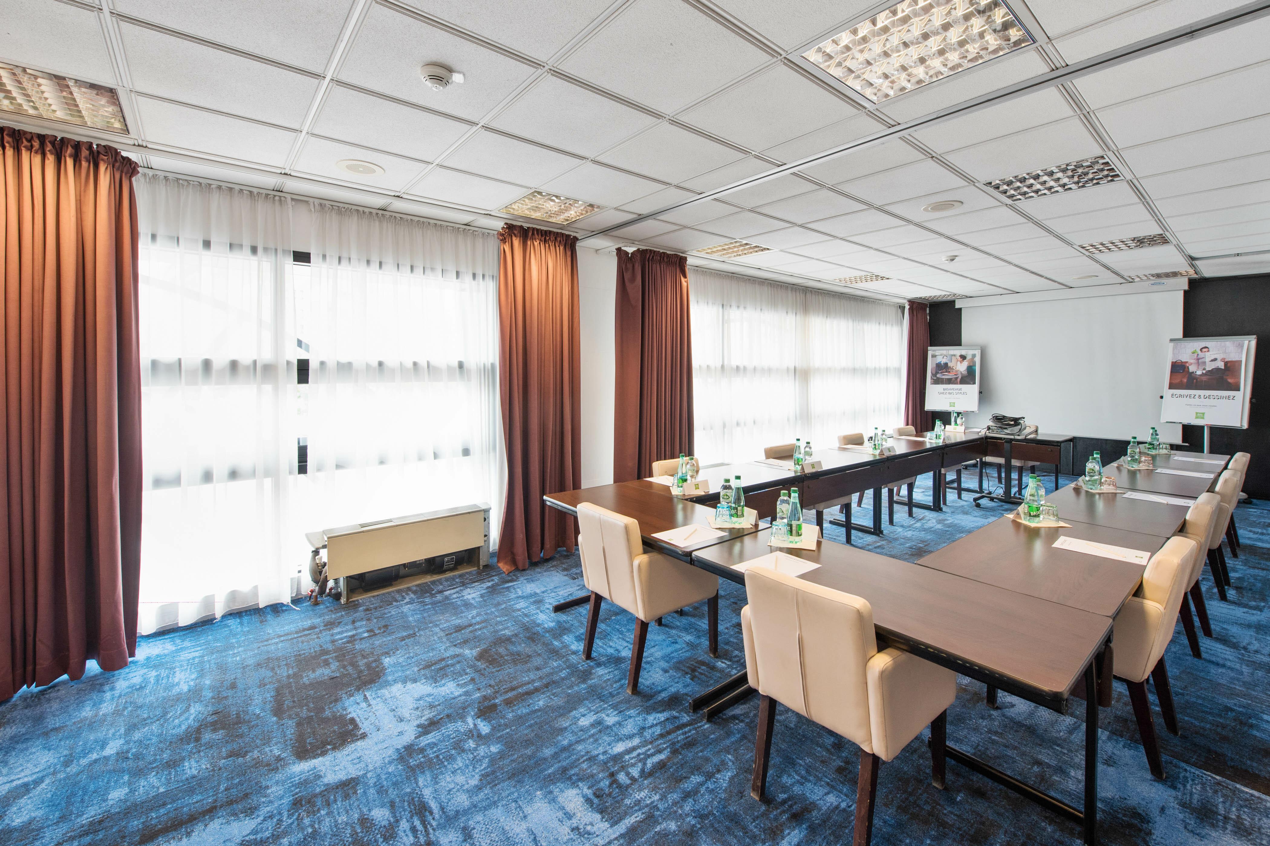 Ibis Styles Evry Courcouronnes Hotel And Events Екстериор снимка